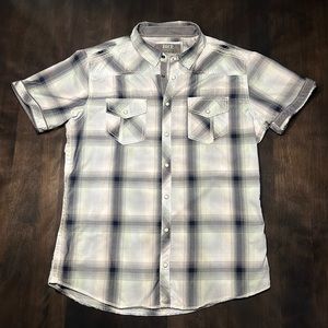 Men’s BKE standard fit button down. Size XL